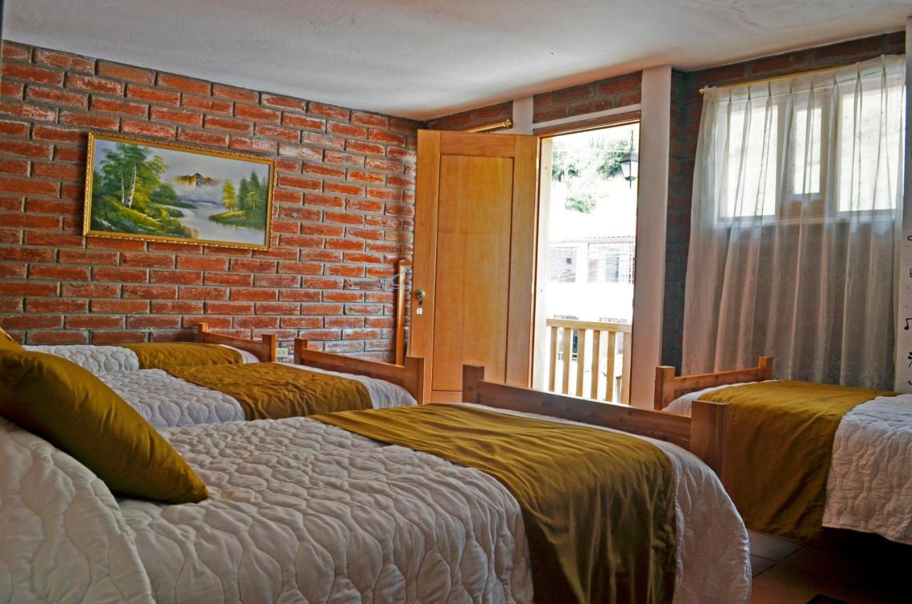 Lagoon Hotel Chugchilán 外观 照片