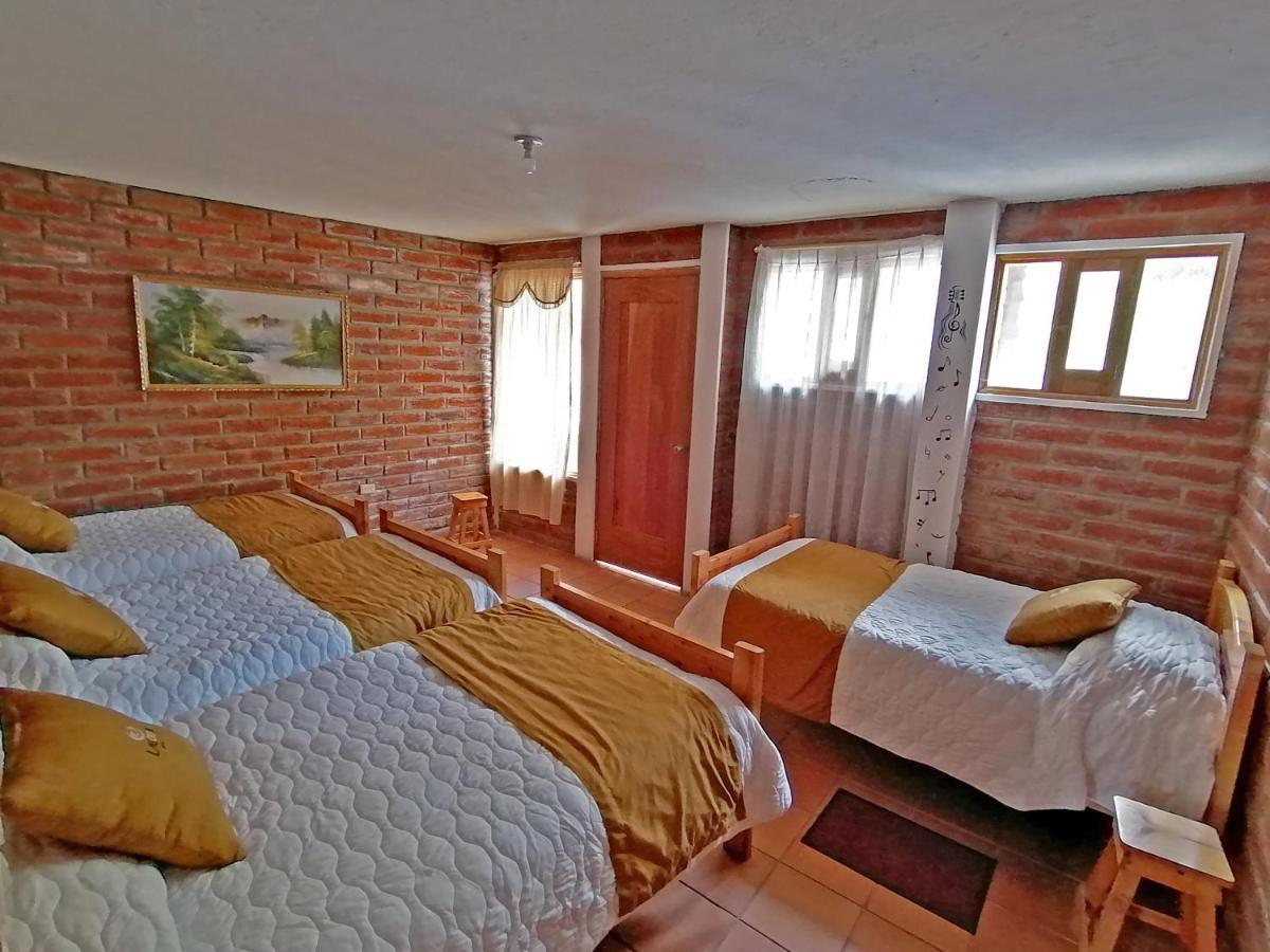 Lagoon Hotel Chugchilán 外观 照片
