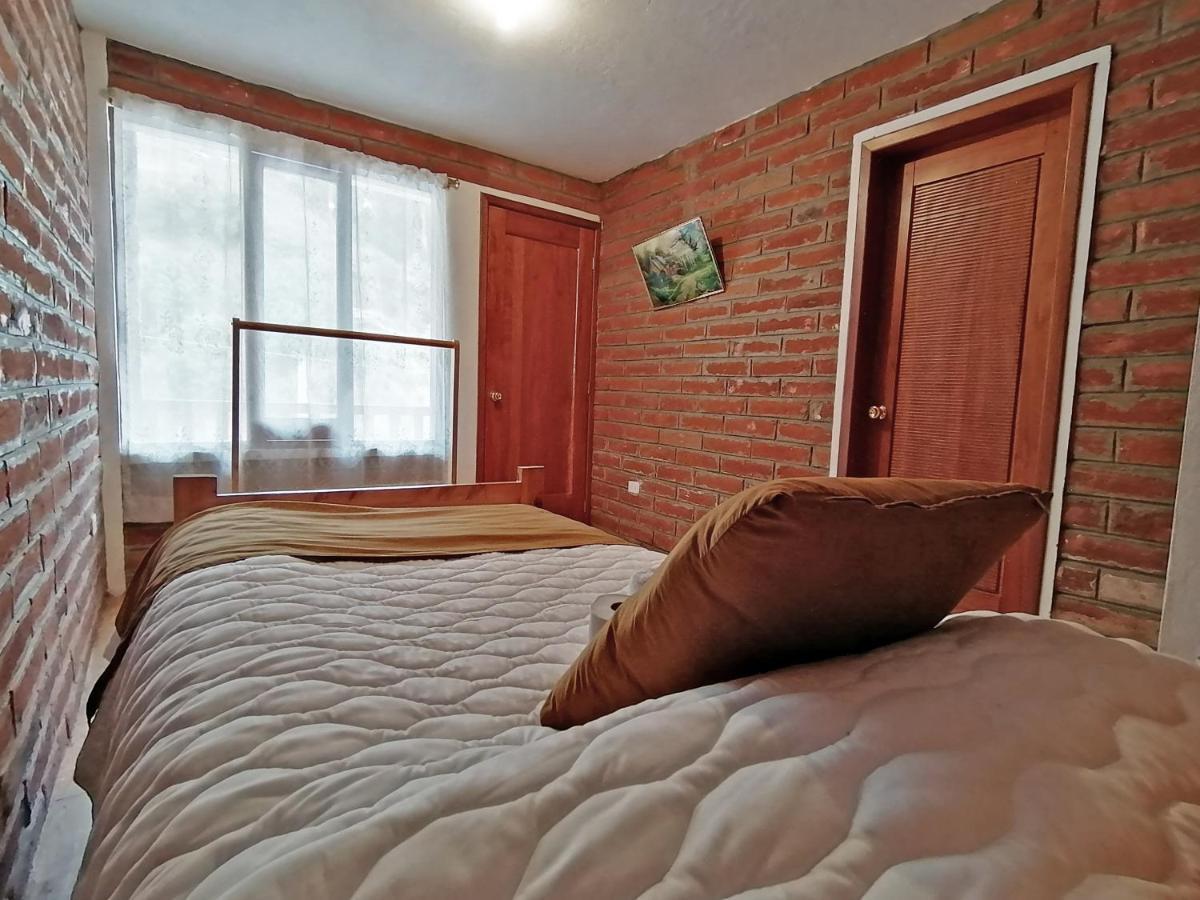 Lagoon Hotel Chugchilán 外观 照片