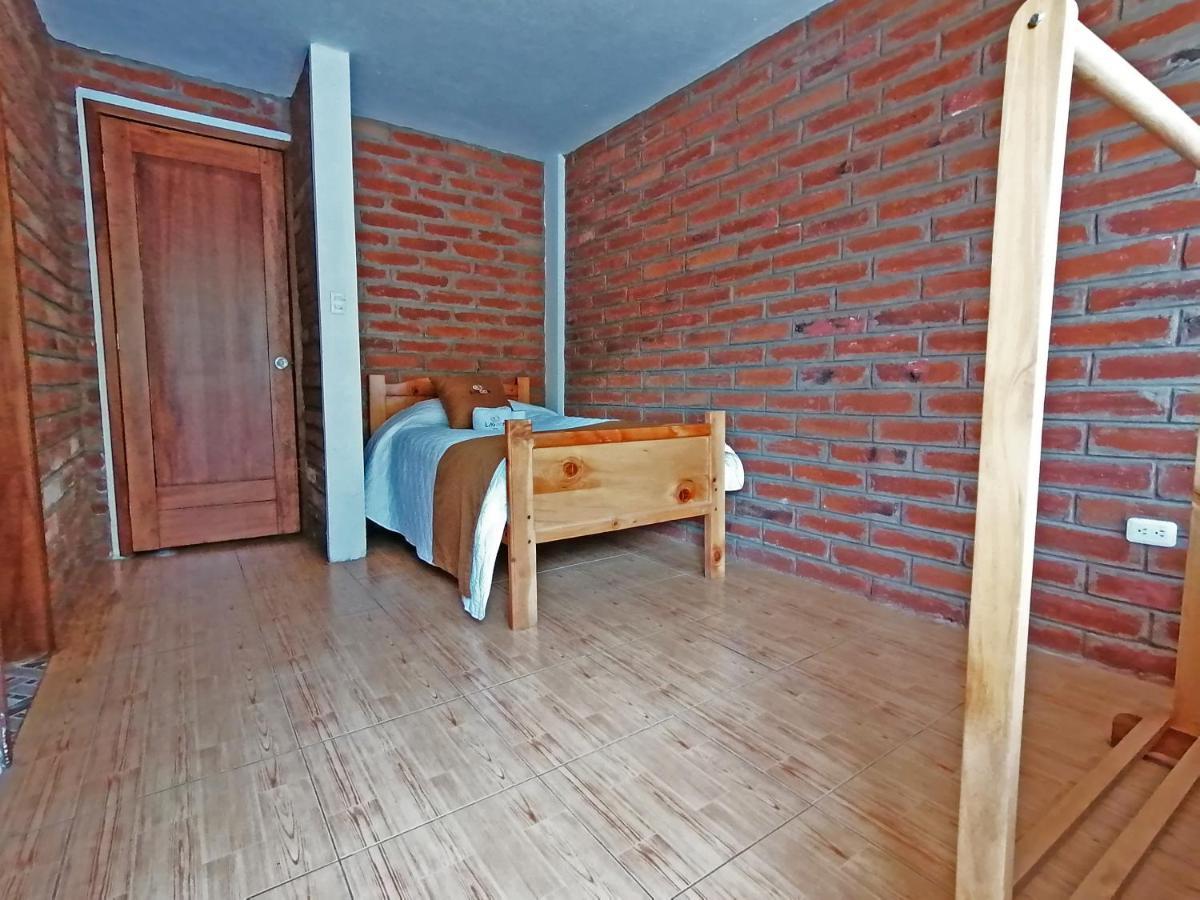 Lagoon Hotel Chugchilán 外观 照片