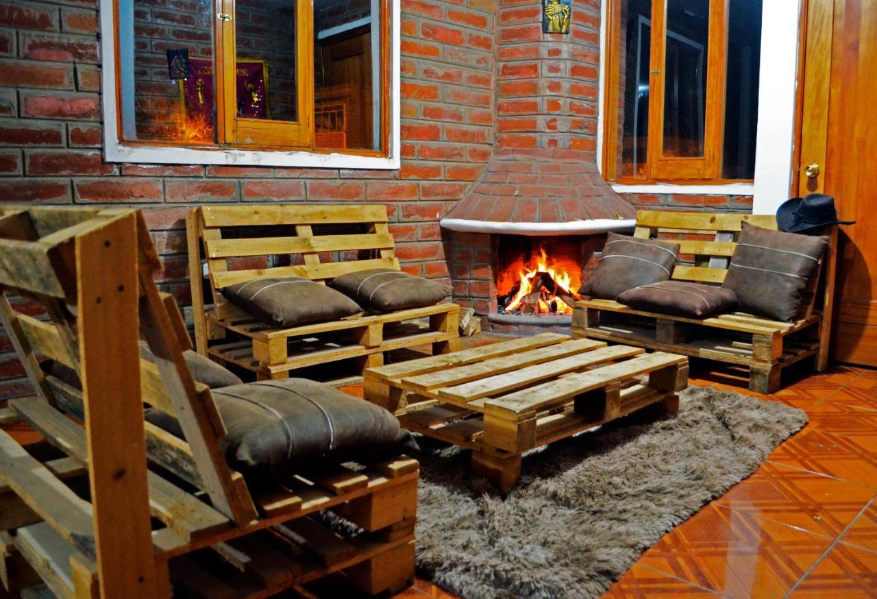 Lagoon Hotel Chugchilán 外观 照片