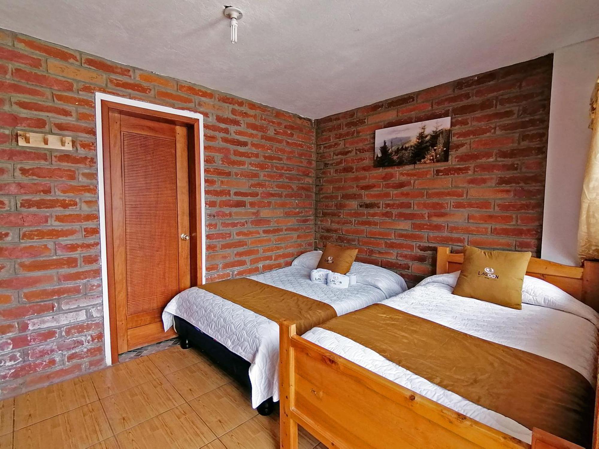 Lagoon Hotel Chugchilán 外观 照片