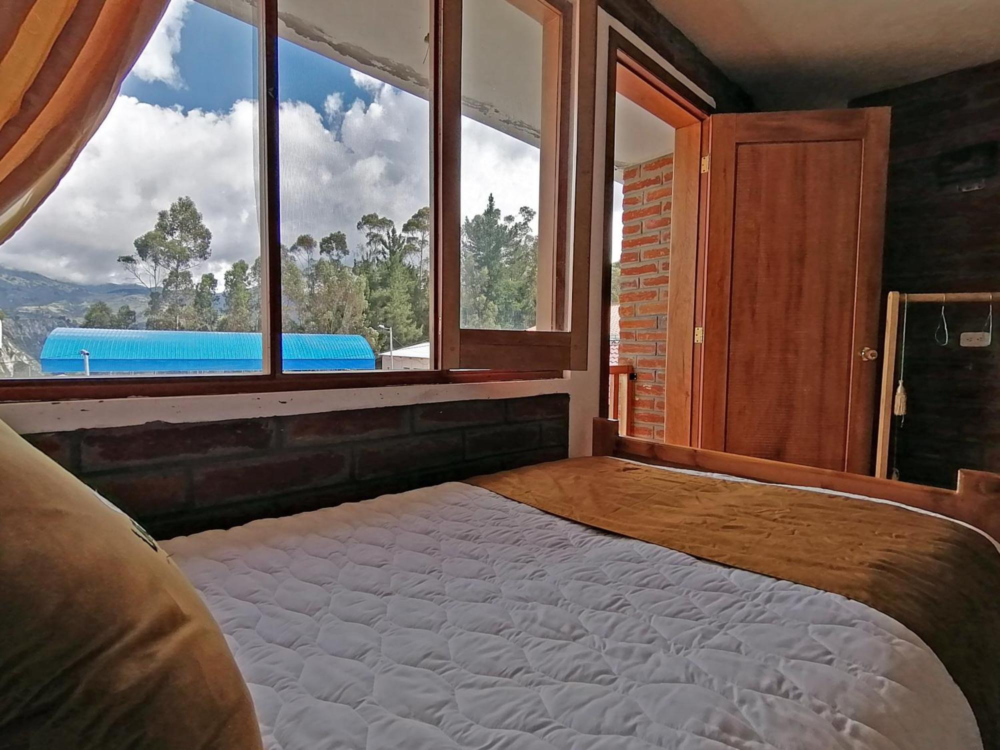 Lagoon Hotel Chugchilán 外观 照片