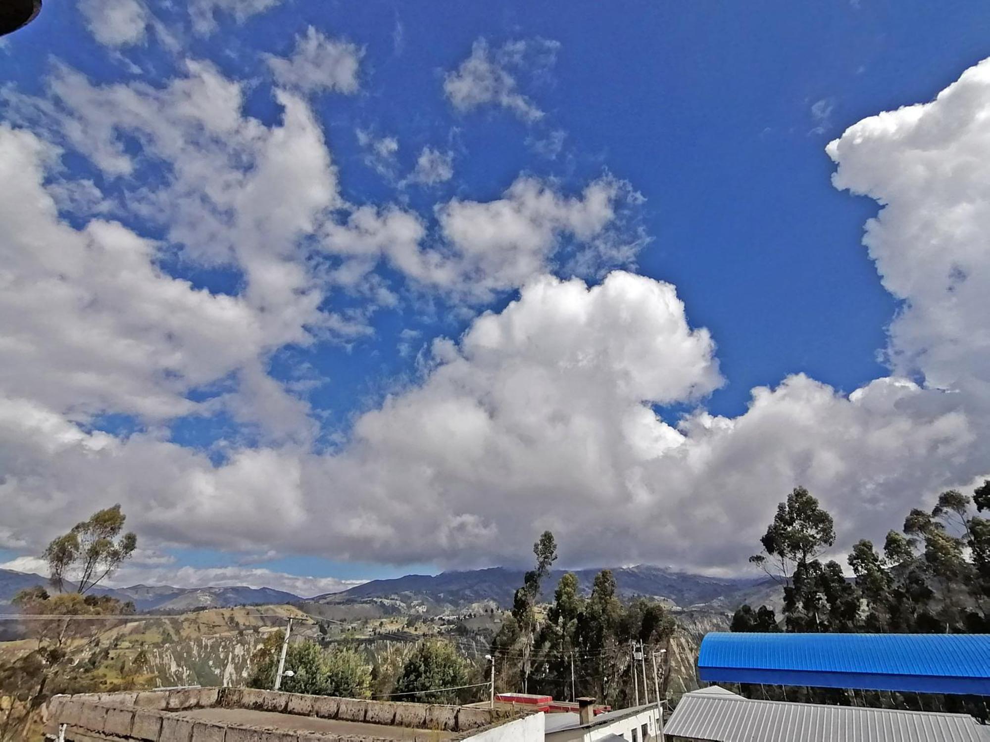 Lagoon Hotel Chugchilán 外观 照片