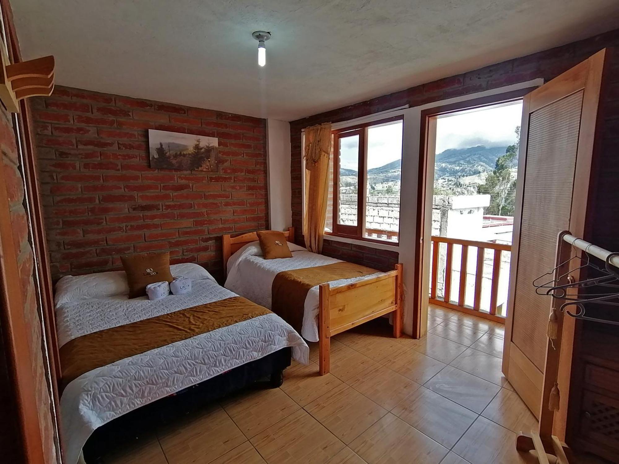Lagoon Hotel Chugchilán 外观 照片