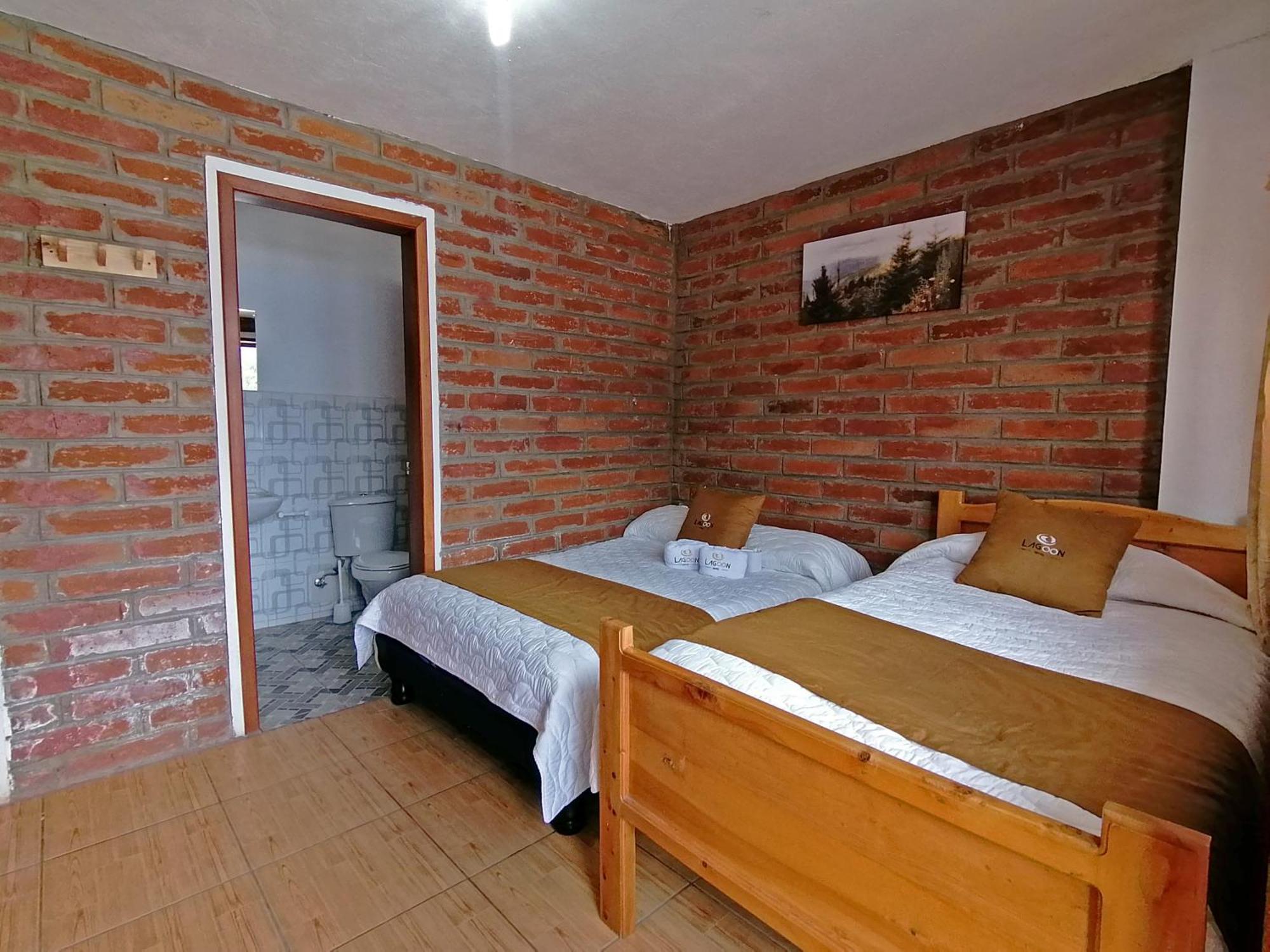 Lagoon Hotel Chugchilán 外观 照片