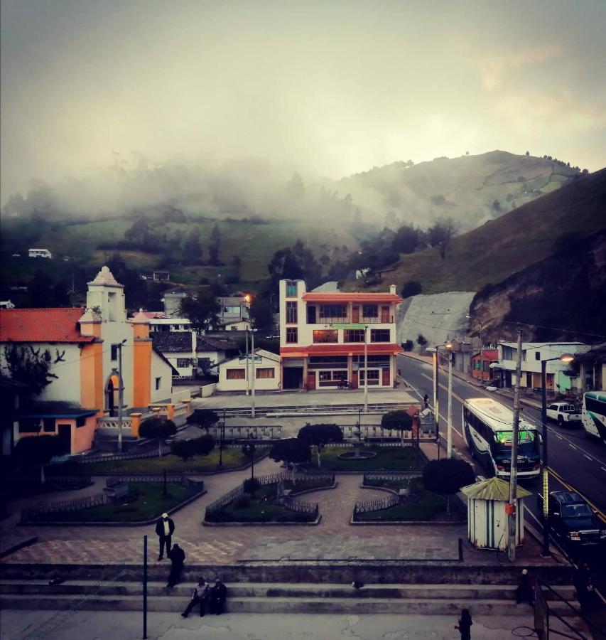 Lagoon Hotel Chugchilán 外观 照片