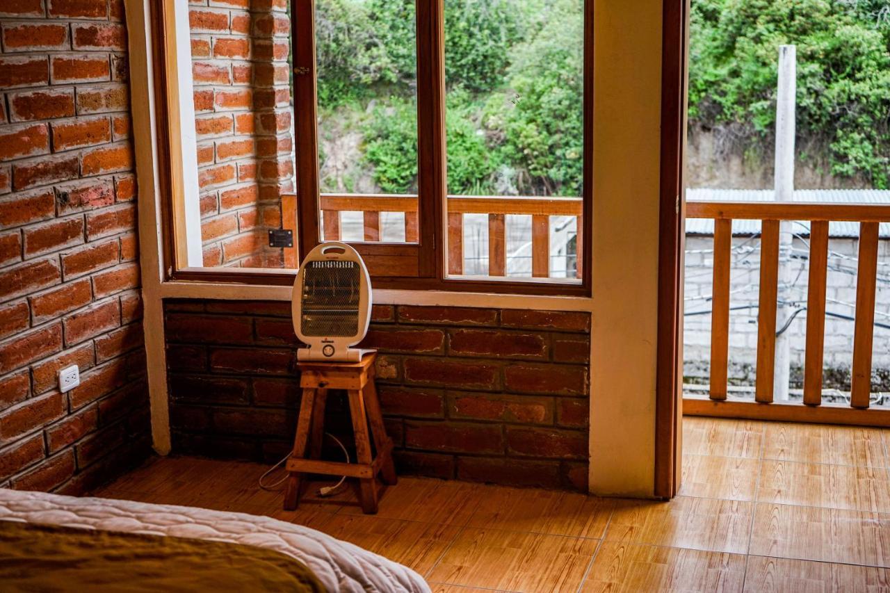 Lagoon Hotel Chugchilán 外观 照片